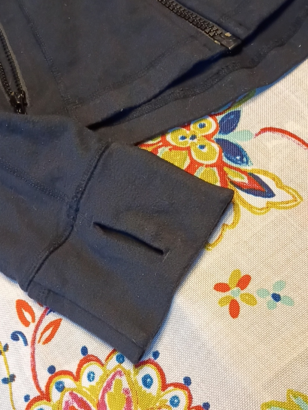 Lululemon Sz6 Top Lot - Picture 4 of 9